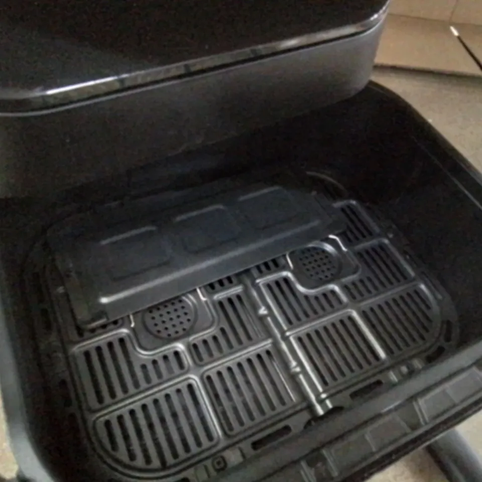 INSTANT VORTEX PLUS 8 IN 1 AIR FRYER 