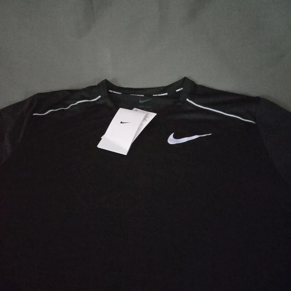 NIKE RUNNING CLASSIC TEE SIZE M