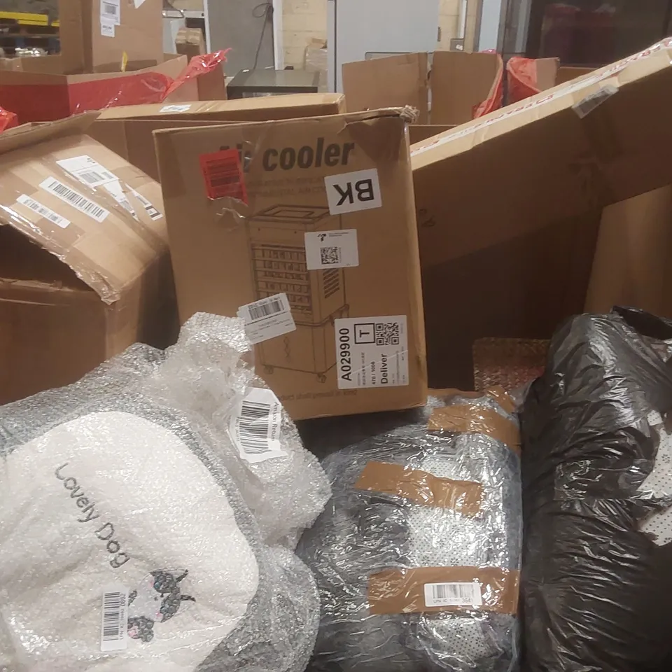 PALLET CONTAINING A VERY LARGE QUANTITY OF ASSORTED ITEMS INCLUDING: AIR COOLER, RUGS, LOVELY DOG CUSHION ECT
