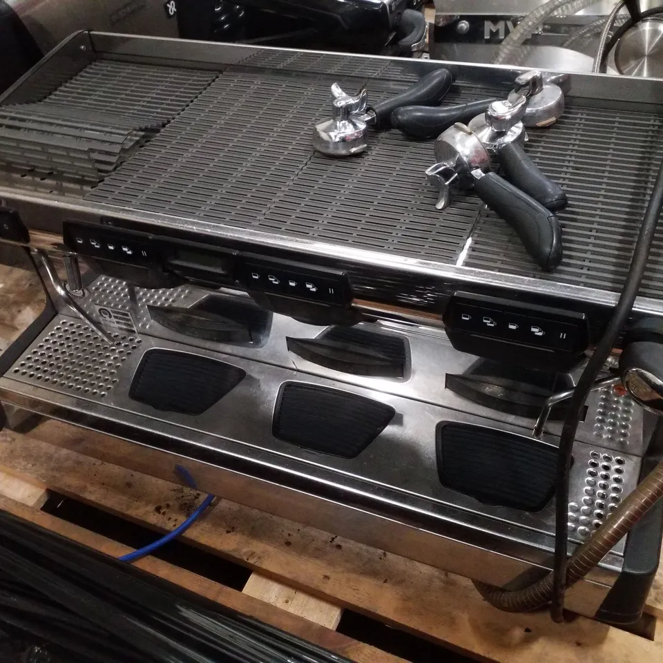 RANCILIO RAN7-3 COMMERCIAL 3 GROUP BARRISTA COFFEE MACHINE