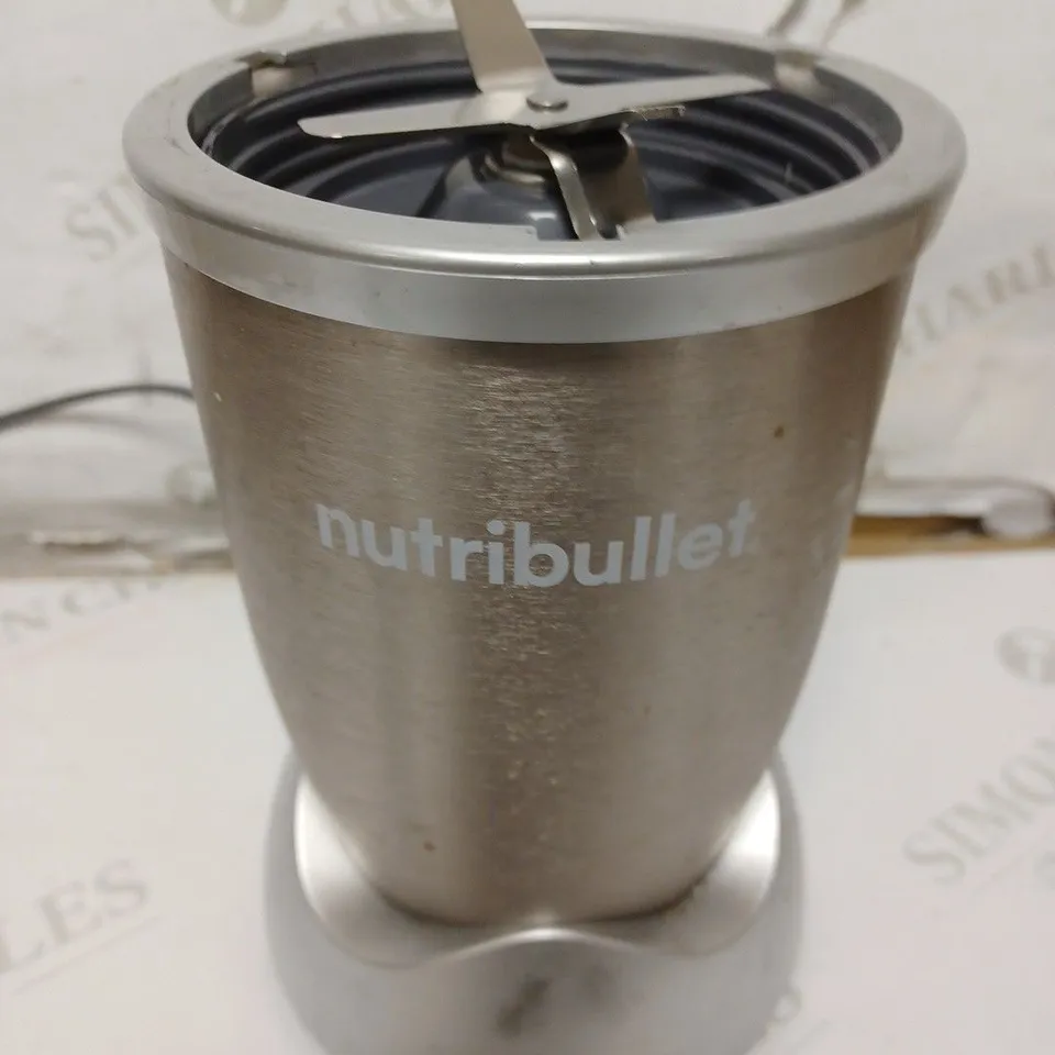 NUTRIBULLET 900W BLENDER CHAMPAGNE MULTI-FUNCTION SMOOTHIE MAKER