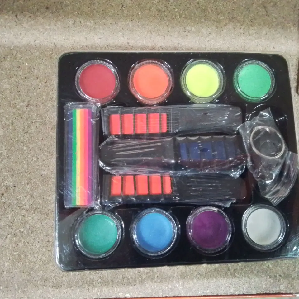 4 BOXES OF BOXED CREAMIFY RAINBOW UV FACE PAINTING SETS