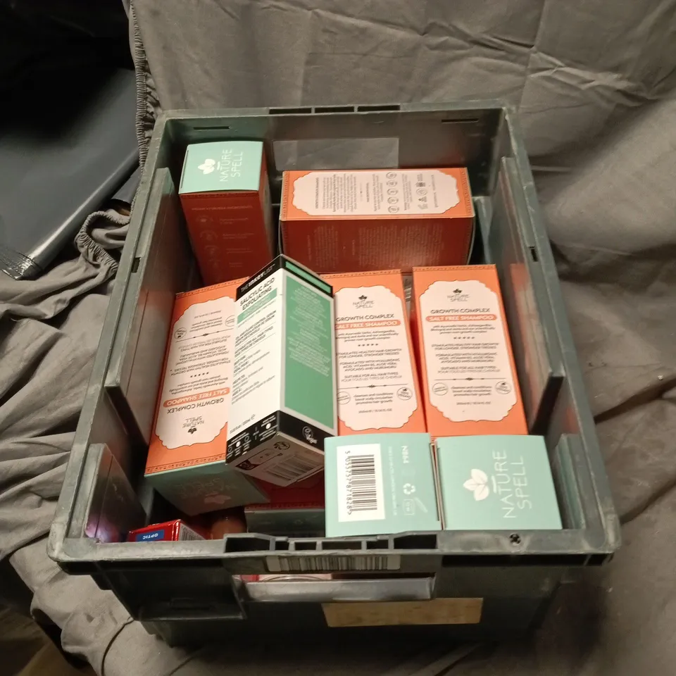 APPROXIMATELY 15 ASSORTED HEALTH AND BEAUTY ITEMS INCLUDING NIVEA Q10 ANTI WRINKLE POWDER, SYRENE OIL TO FOAM CLEANSER AND NATURE SPELL SALT FREE SHAMPOO