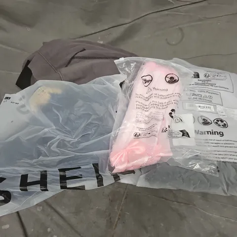 APPROXIMATELY 20 ASSORTED CLOTHING ITEMS IN VARIOUS SIZES, STYLES & COLOURS TO INCLUDE BRANDS SUCH AS BOOHOO MAN, SHEIN, COLORFUL STANDARD, ETC - COLLECTION ONLY