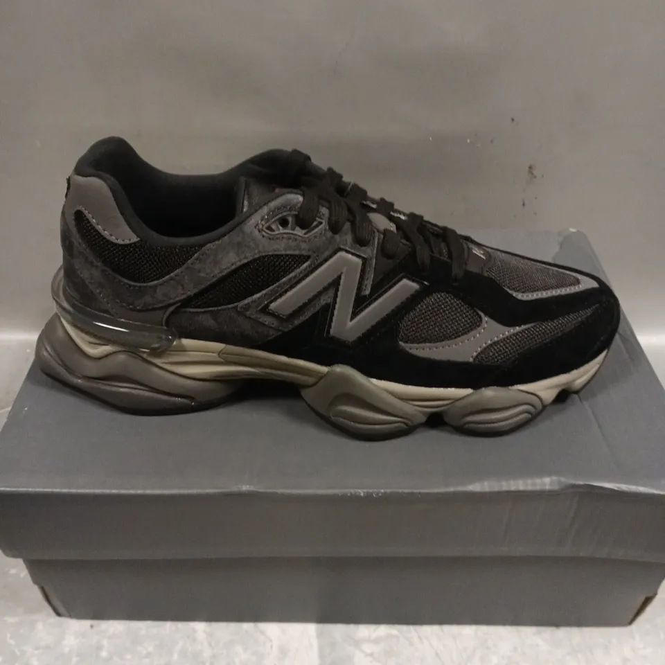 BOXED PAIR OF NEW BALANCE 9060 TRAINERS - 9