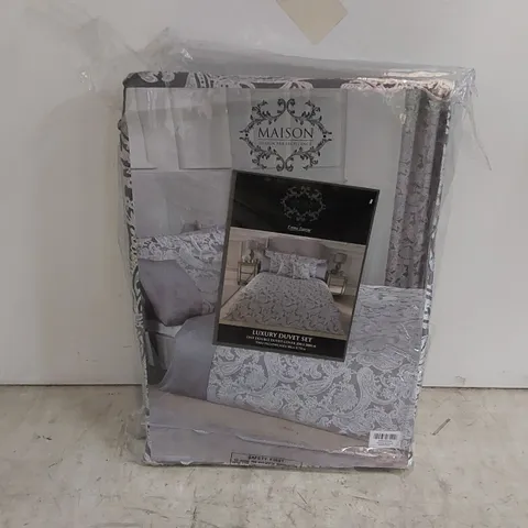 BAGGED LUXURY DUCHESS DOUBLE SILVER ONE DUVET COVER 200 X 200CM // TWO PILLOWCASES 50 X 75CM (1 ITEM)