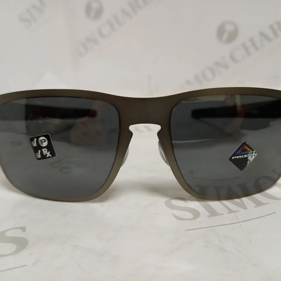 OAKLEY HOLBROOK METALLIC SUNGLASSES RRP £219
