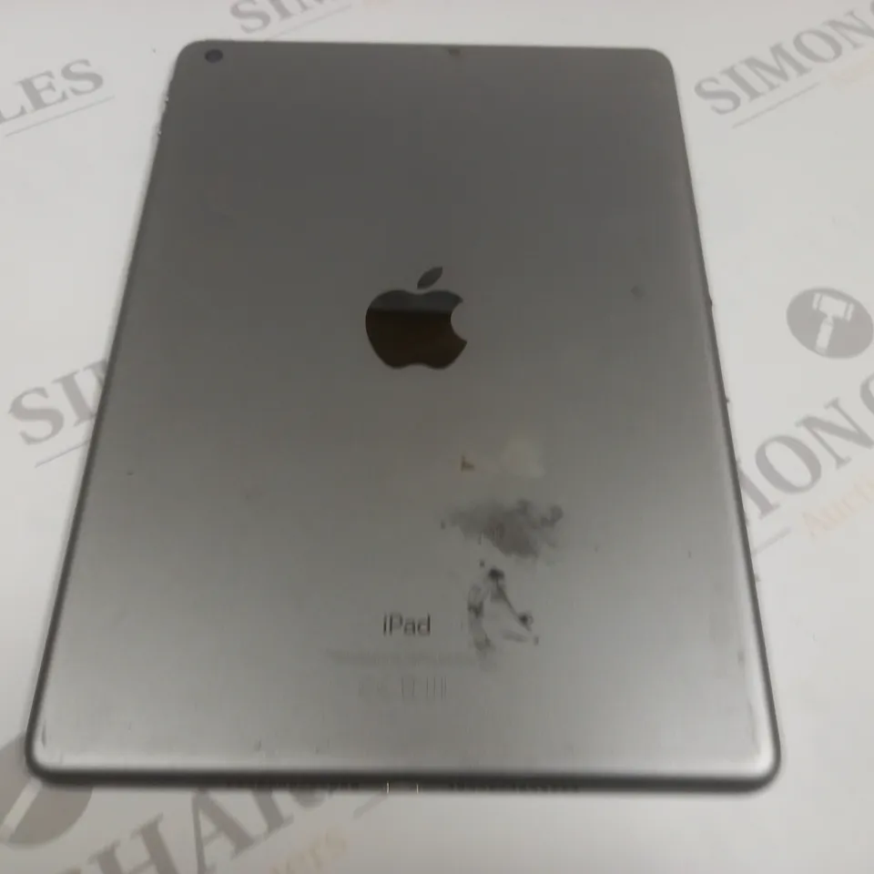 UNBOXED APPLE IPAD IN SILVER - A1893
