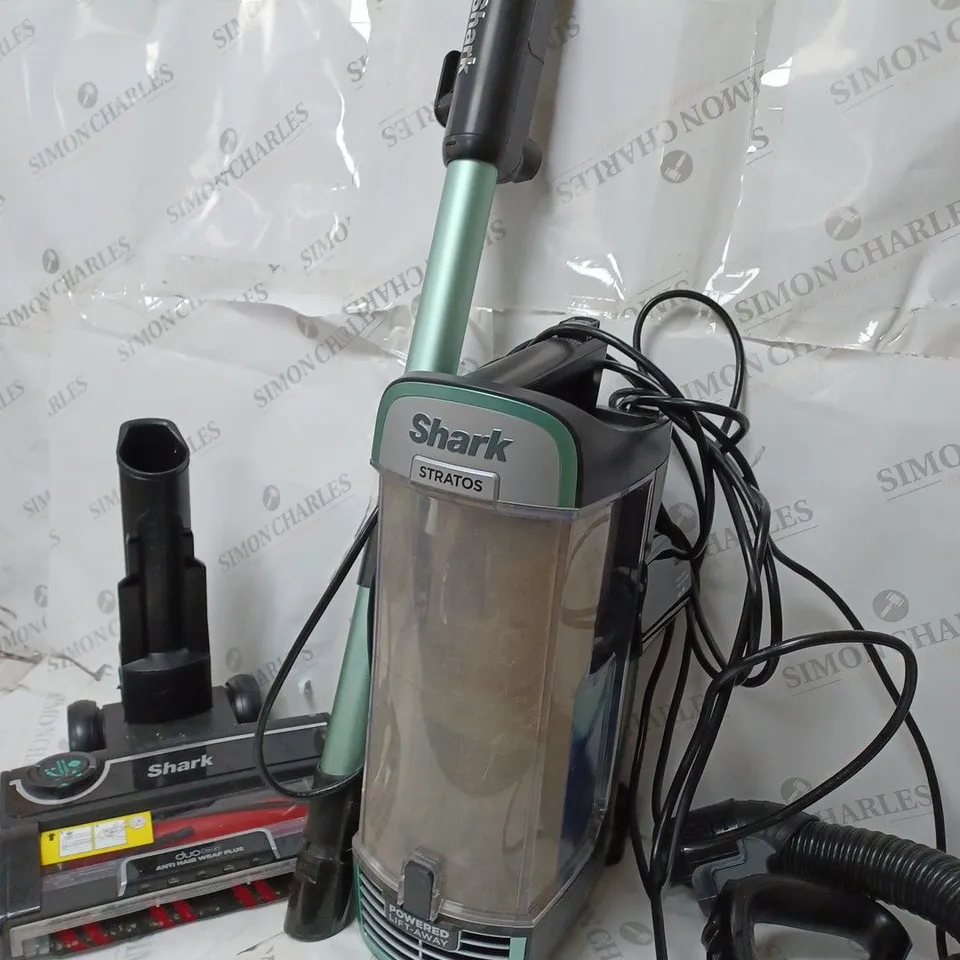 SHARK STRATOS UPRIGHT VACUUM CLEANER WITH PET-TOOL & CAR KIT NZ860UK