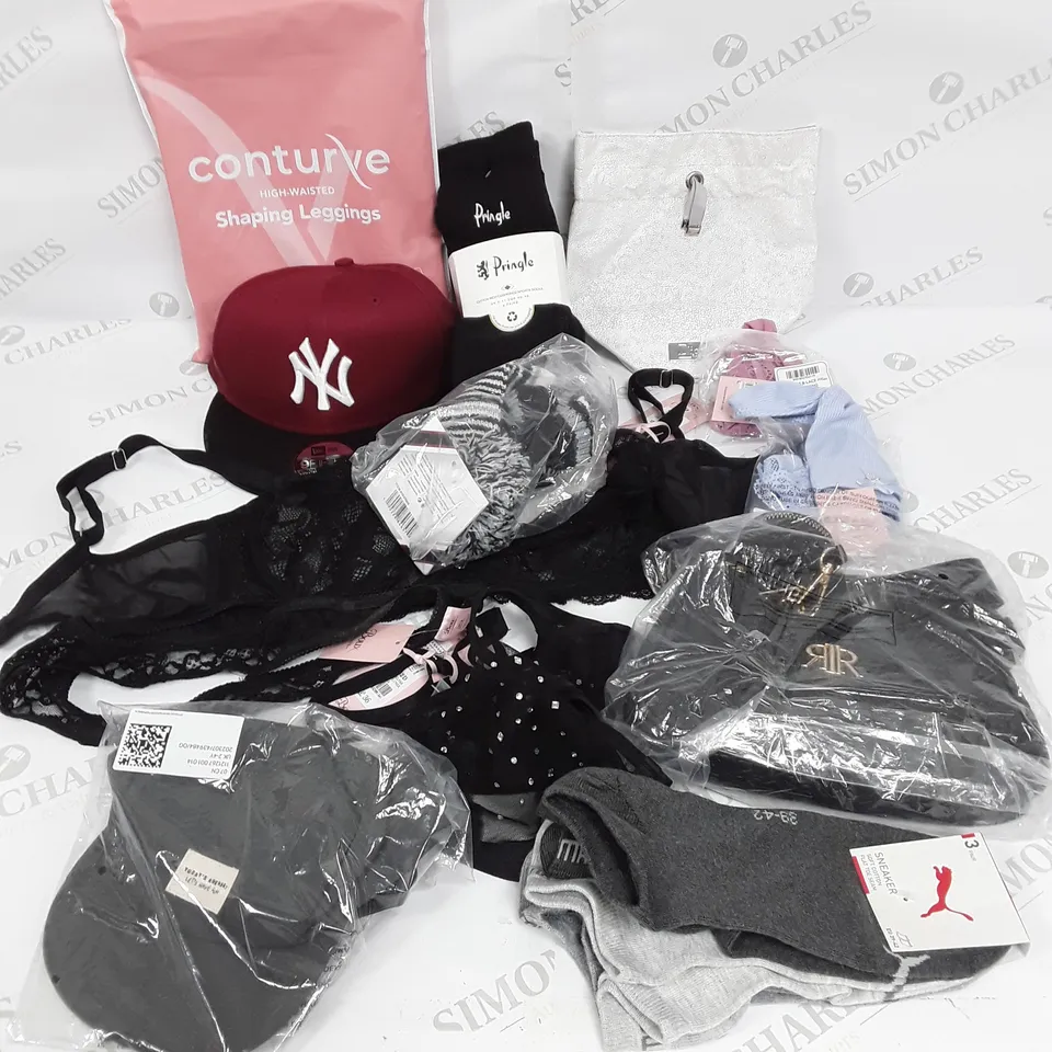 MEDIUM BOX OF ASSORTED ACCESSORIES TO INCLUDE DIOR WASH BAG, PUMA AND BOUX AVENUE