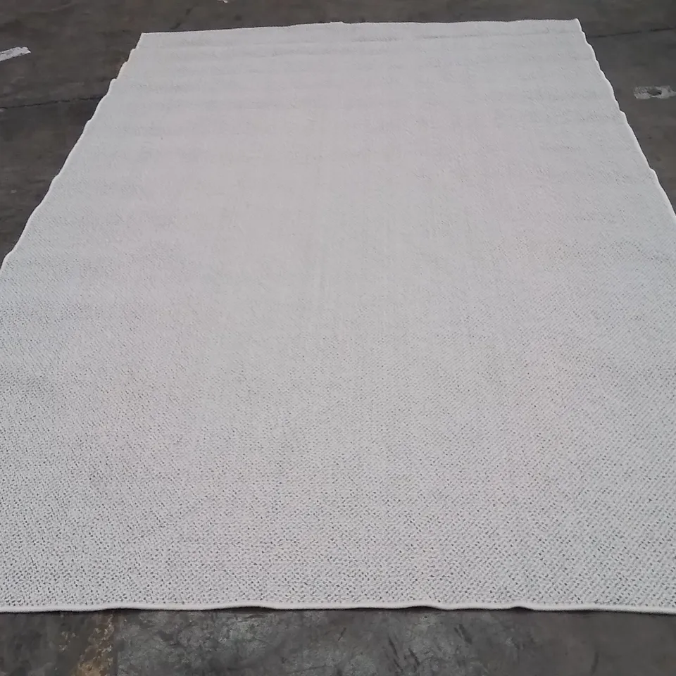 QUALITY DESIGNER AREA RUG - APPROXIMATELY 275X195CM