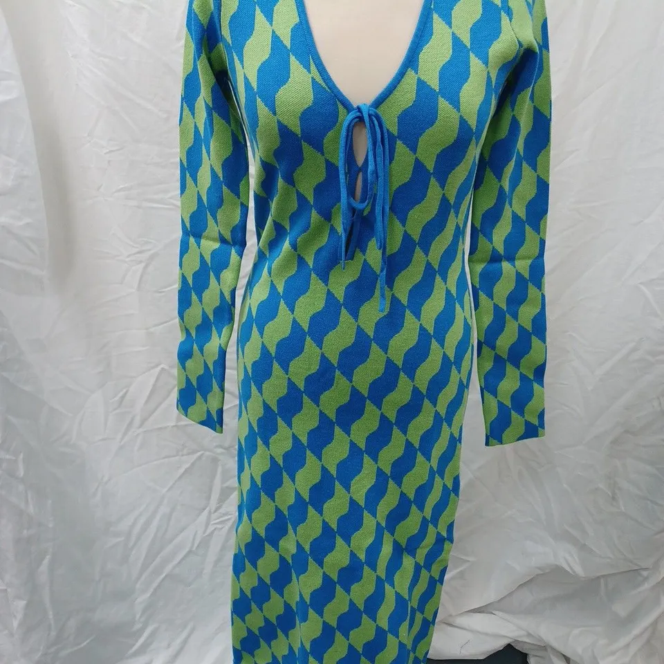 KITRI LEAH WAVY TILE KNIT DRESS, GREEN - SIZE S