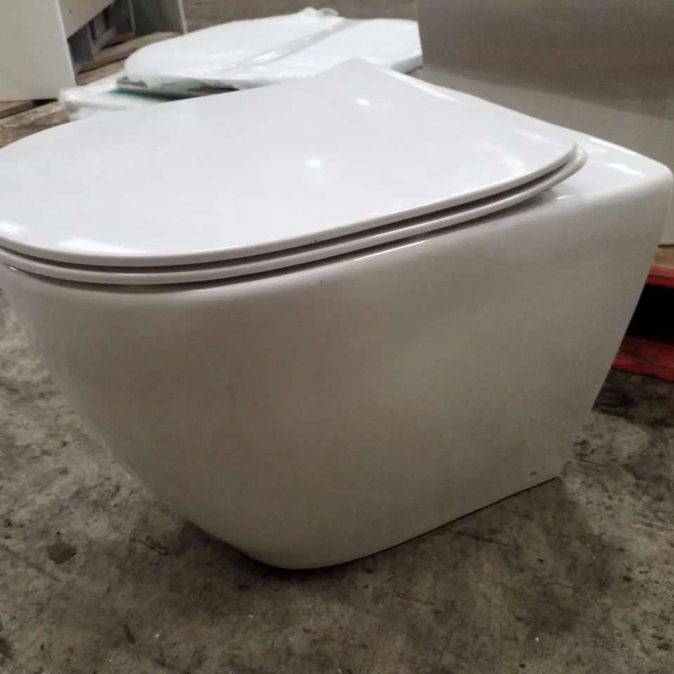 BRAND NEW TOILET PAN WITH SEAT