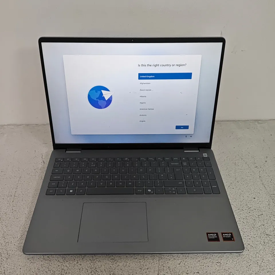 UNBOXED DELL INSPIRON AND RYZEN 7 LAPTOP IN SILVER - P131F
