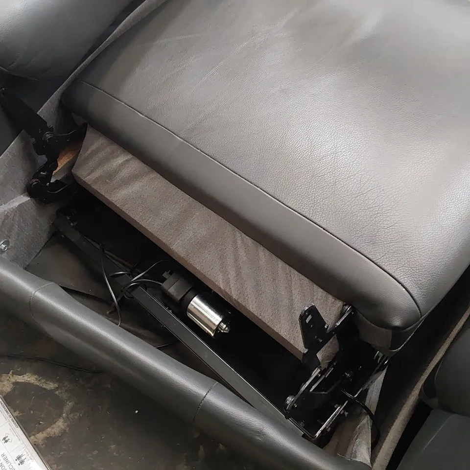 QUALITY ITALIAN DESIGNER POWER RECLINING TWO SEATER SOFA & FIXED SNUGGLER CHAIR CHARCOAL LEATHER 