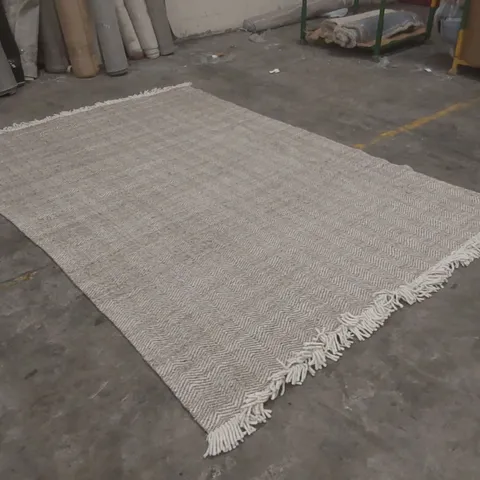 QUALITY DESIGNER AREA RUG - APPROXIMATELY 340 x 240cm