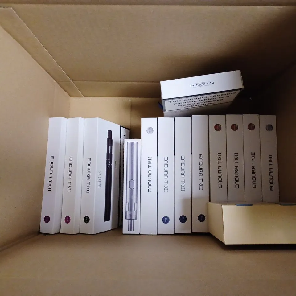 APPROXIMATELY 16 VAPES & E-CIGARETTES TO INCLUDE INNOKIN ENDURA APEX, VOOPOO ARGUS Z, INNOKIN ENDURA T8II, ETC