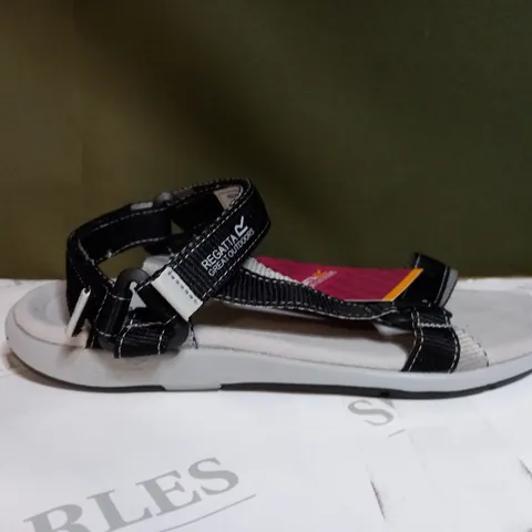 REGATTA LADY SANTA SOL SANDAL -SIZE 4