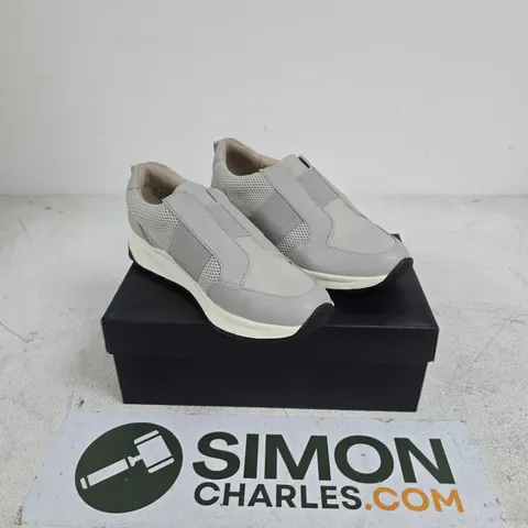 NATURALIZER LADIES SLIP ON TRAINERS GREY SIZE 5.5