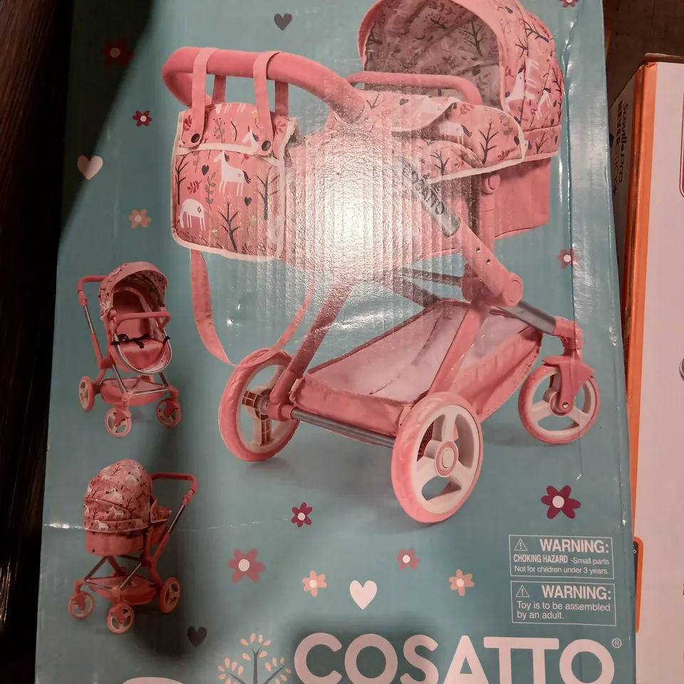 COSATTO CONTI DOLLS PRAM – PINK, HANDLE HEIGHT 58–71 CM (3+)