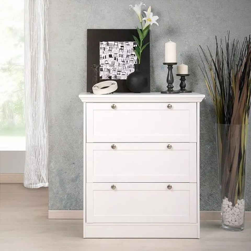 BRAND NEW BOXED COUNTRY CHEST OF DRAWERS IN WHITE WITH 3 DRAWERS (1 BOX)