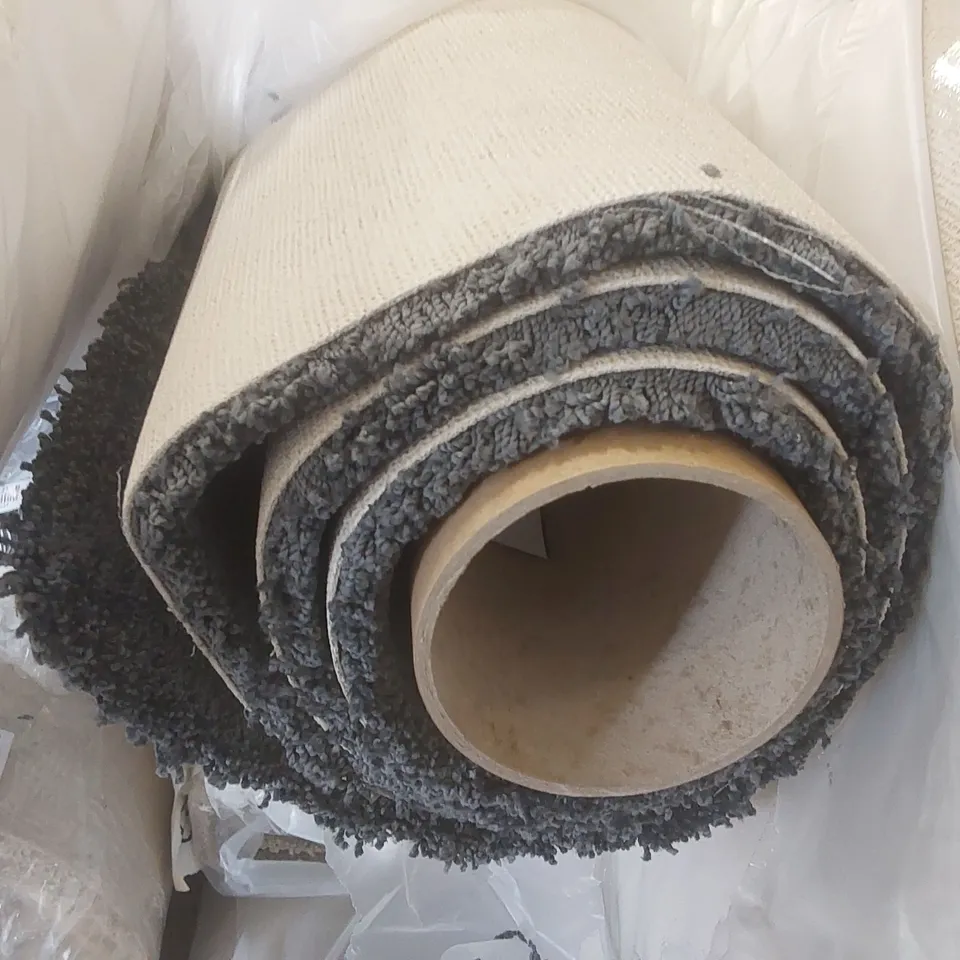 ROLL OF QUALITY ULTIMATE FIRST IMPRESSIONS PRIVILEGE CARPET - APPROXIMATELY 2 x 5m