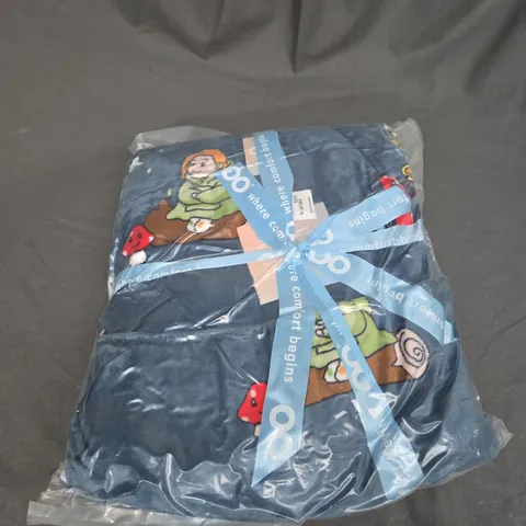 SEALED OODIE OVERSIZED HOODED BLANKET -