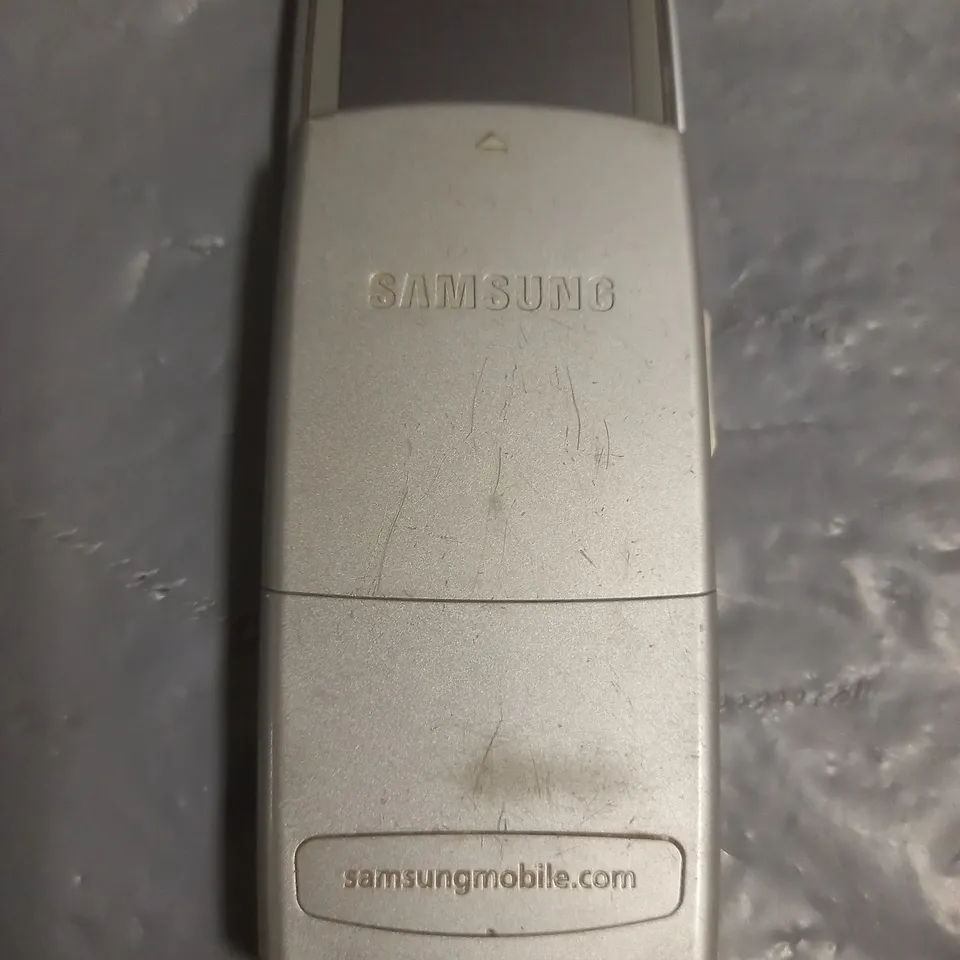 SAMSUNG SGH-700