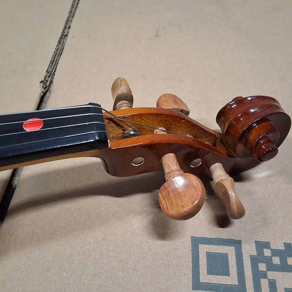 PRUMAVERA 3/4 VIOLIN WITH BOW IN CASE – INCLUDES PRACTICE BOOK