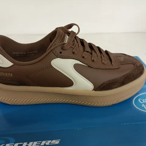 SKECHERS SIZE 7