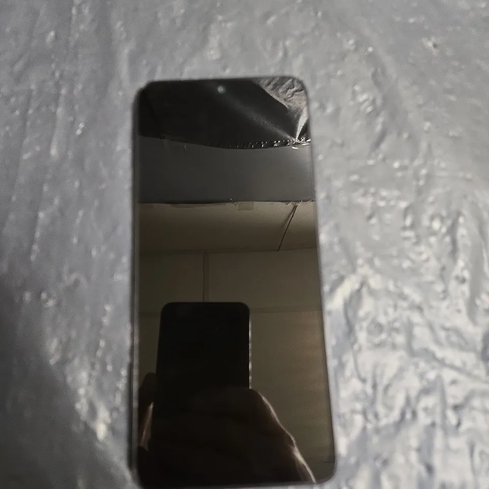 SAMSUNG MOBILE PHONE - BLACK - MODEL UNSPECIFIED