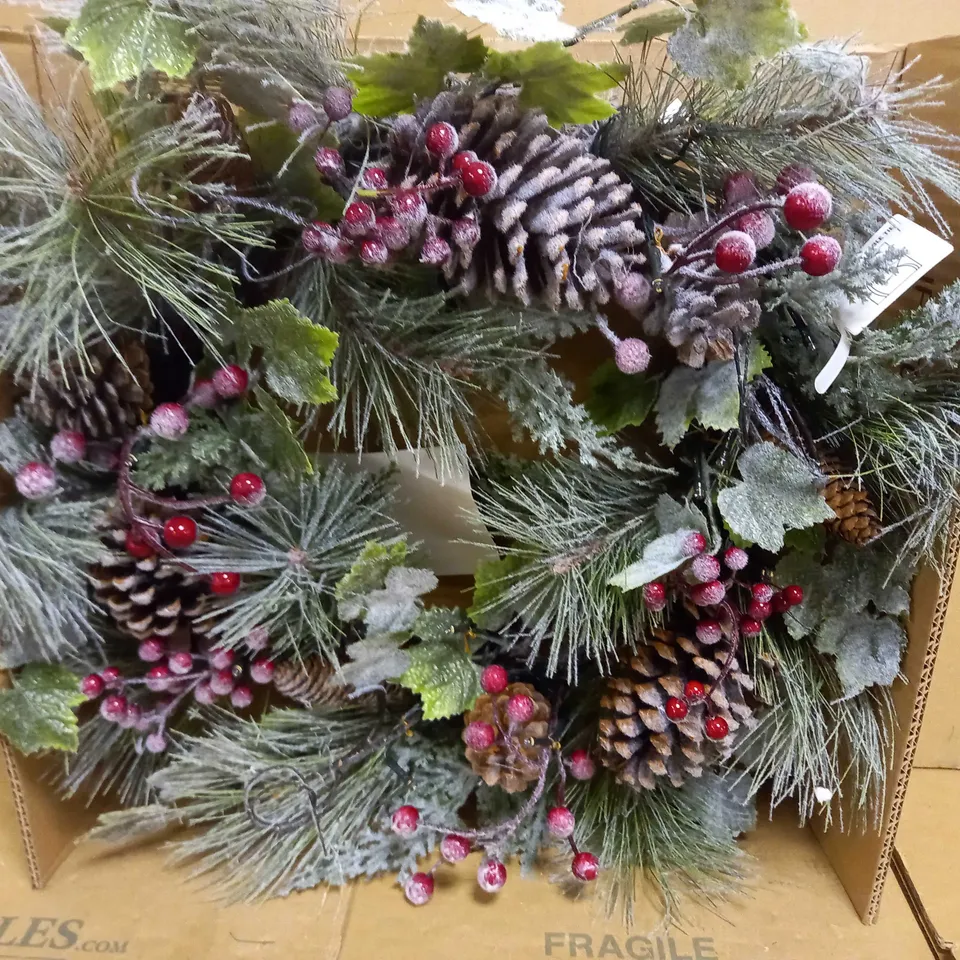 BOXED DESIGNER IVY AND PINECONE PRE-LIT CHRISTMAS WREATH RRP £29.99