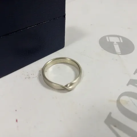 TWIST DESIGN RING - 925 STAMP
