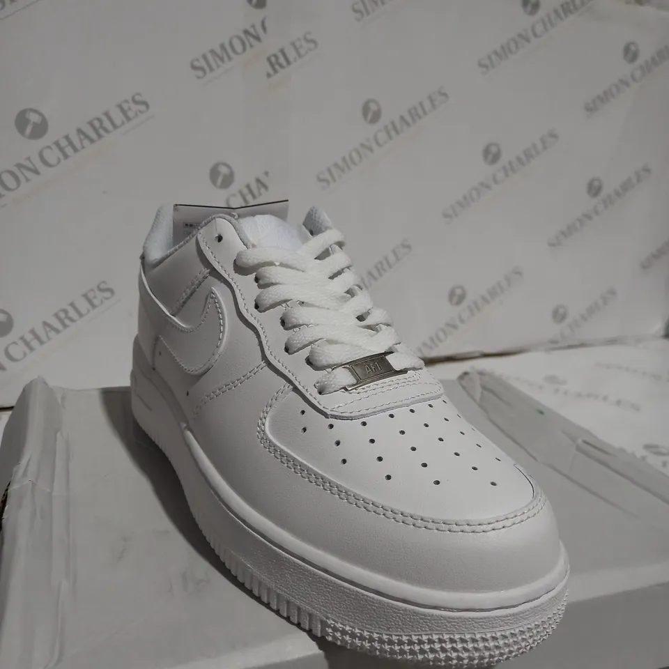 NIKE AIR FORCE 1 07 WHITE SIZE - UK 6.5
