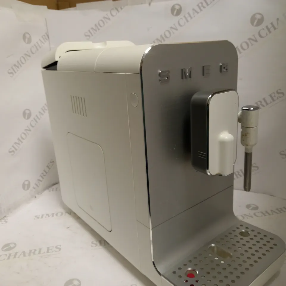 SMEG BCC02 BEAN TO CUP COFFEE MACHINE