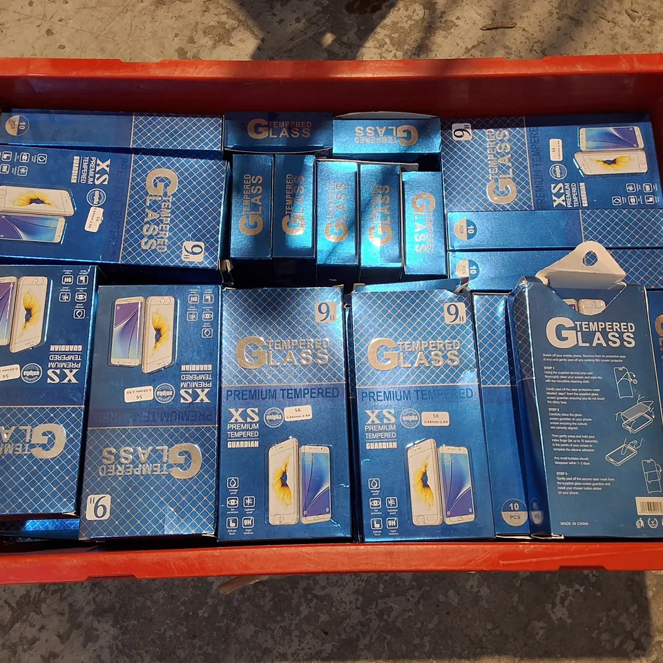 LARGE QUANTITY OF ASSORTED ITEMS TO INCLUDE PHONE CASES AND SCREEN PROTECTORS, PLASTIC TUBS, MONITORS AND PARASOL