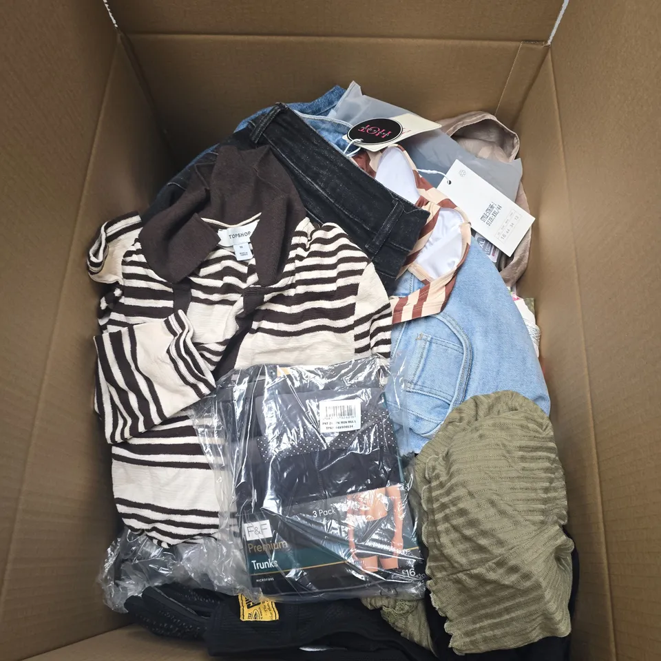 BOX OF APPROXIMATELY 30 ASSORTED CLOTHING ITEMS TO INCLUDE TOPSHOP, F&F ETC