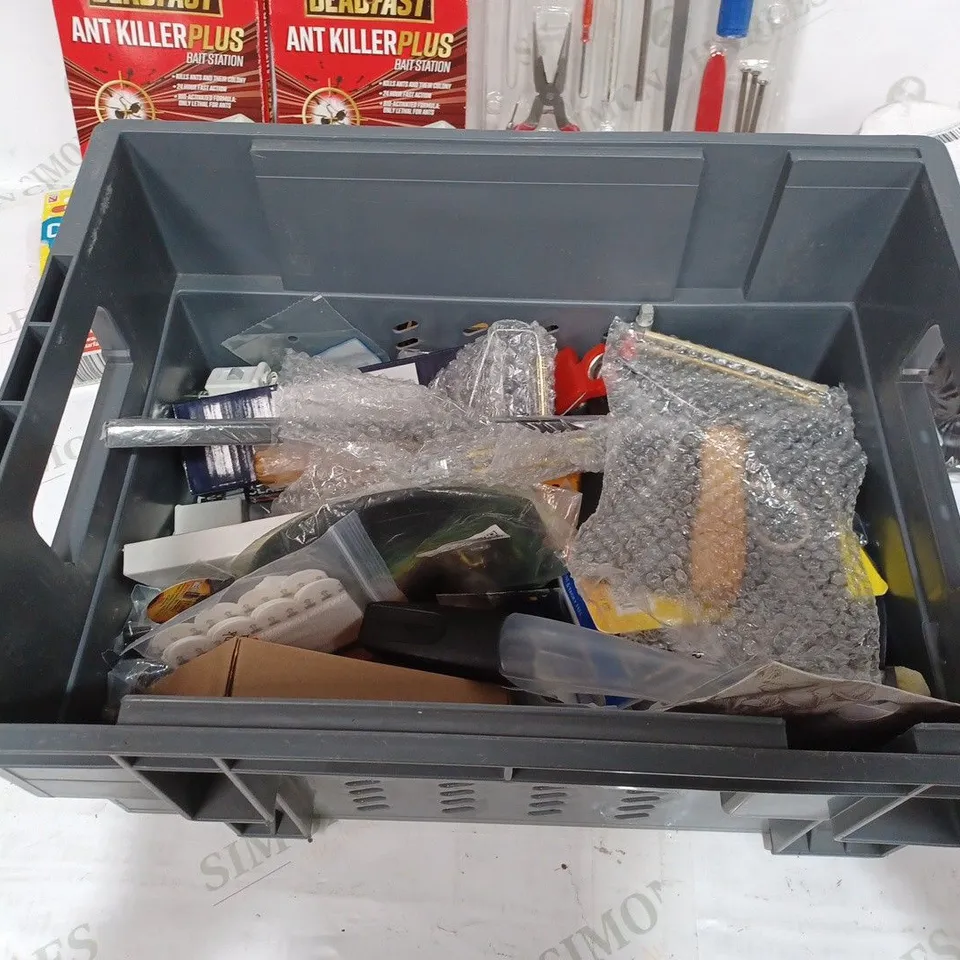 BOX TO CONTAIN APPROX. 20 X ASSORTED HOUSEHOLD PRODUCTS. INCLUDES ANT KILLER, TAPE MEASURES, DIY TOOLS ETC 