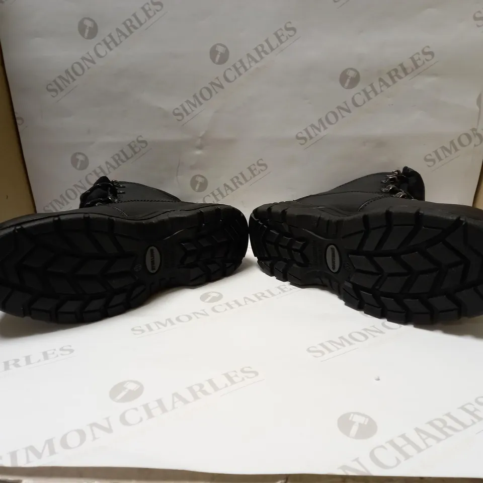 SS812SM BLACK WATERPROOFT SAFETY HIKER BOOTS SIZE 6