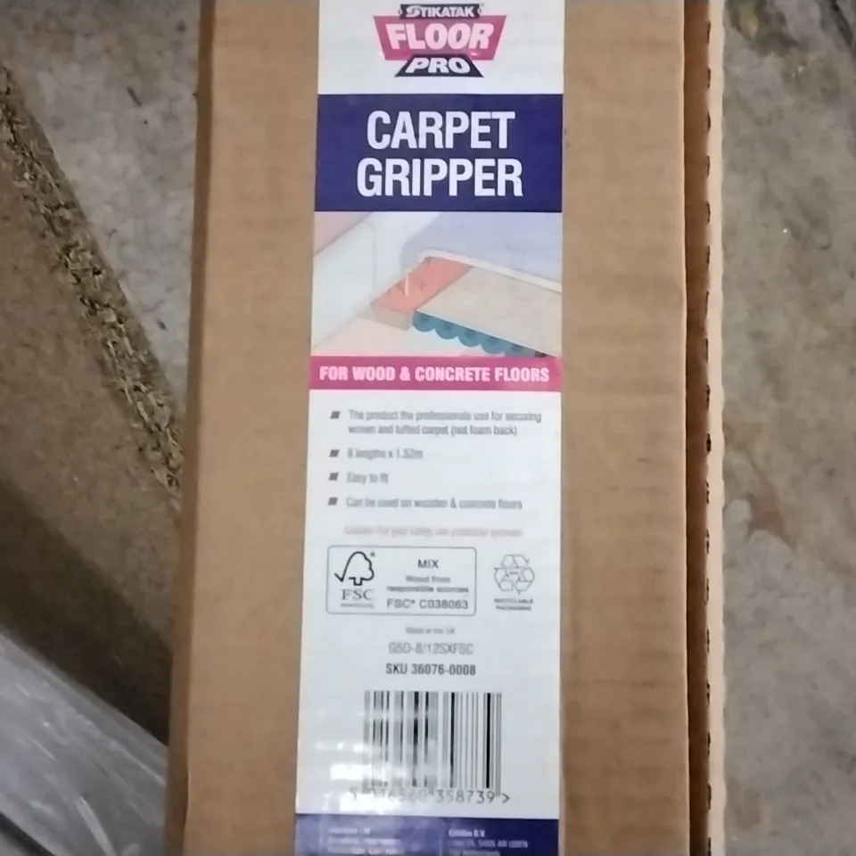 PALLET OF ASSORTED ITEMS INCLUDING POST KIT , CARPET GRIPPER , TRACK SET