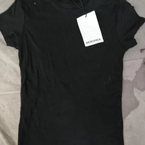 BERSHKA KIDS T-SHIRT IN BLACK SIZE MEDIUM