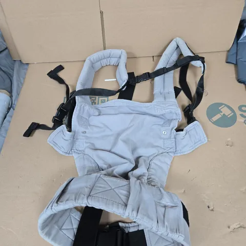 ISARA BABY CARRIER GREY