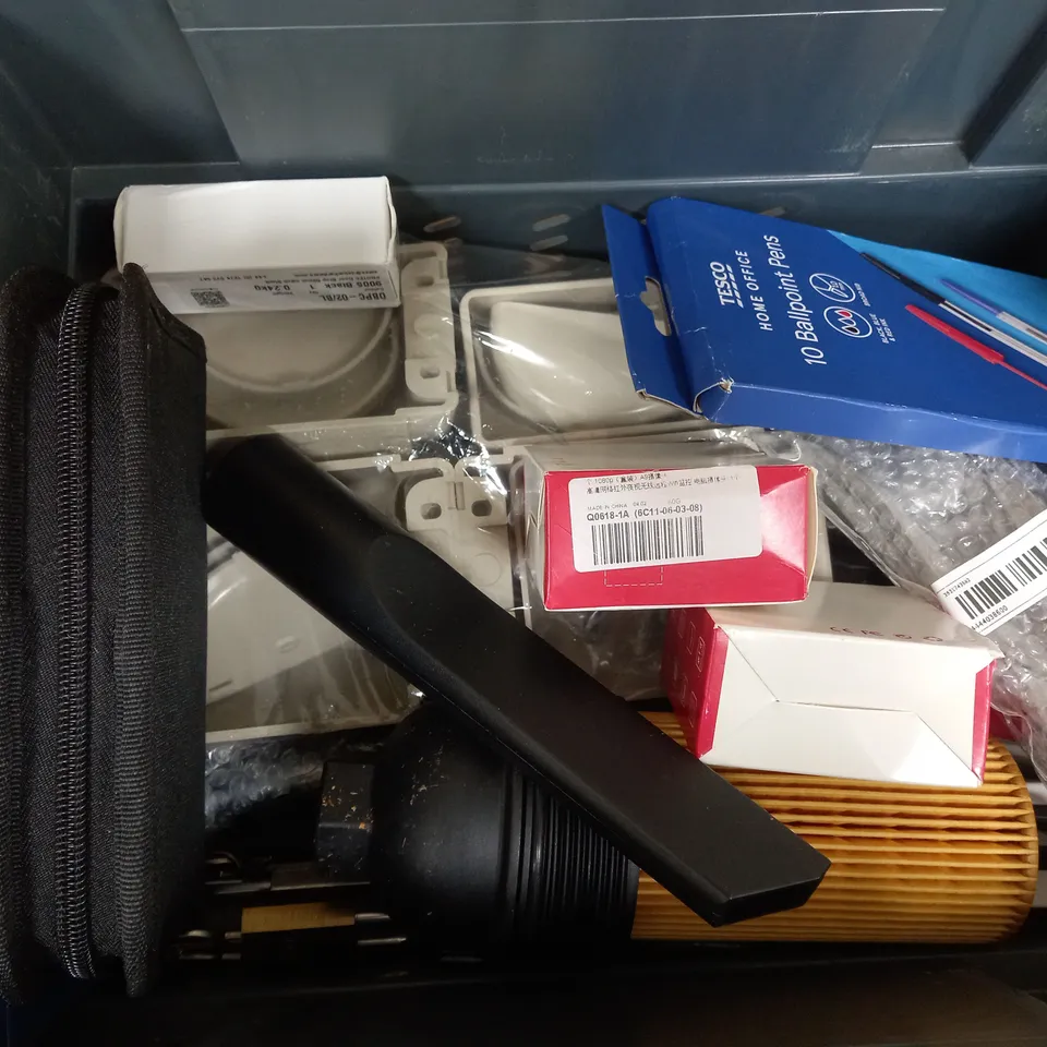 BOX OF APPROXIMATELY 11 ASSORTED ITEMS TO INCLUDE - TOWER NECK FAN , CARPET FRESHENER , 10 BALLPOINT PENS ETC