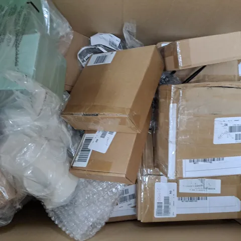 APPROXIMATELY 15 ASSORTED ITEMS TO INCLUDE SILICONE CLEANER, MINI POWER BANK, FITFLOP SHOES, ETC