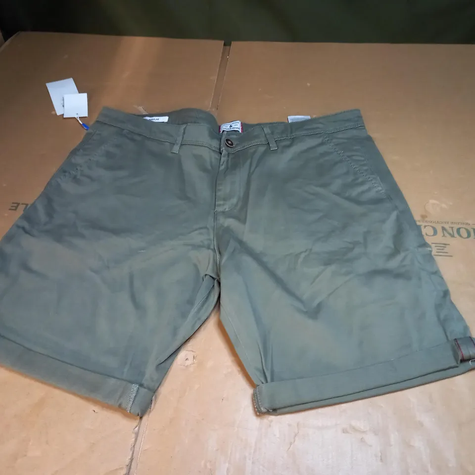MENS JACK AND JONES KHAKI SHORTS SIZE XL