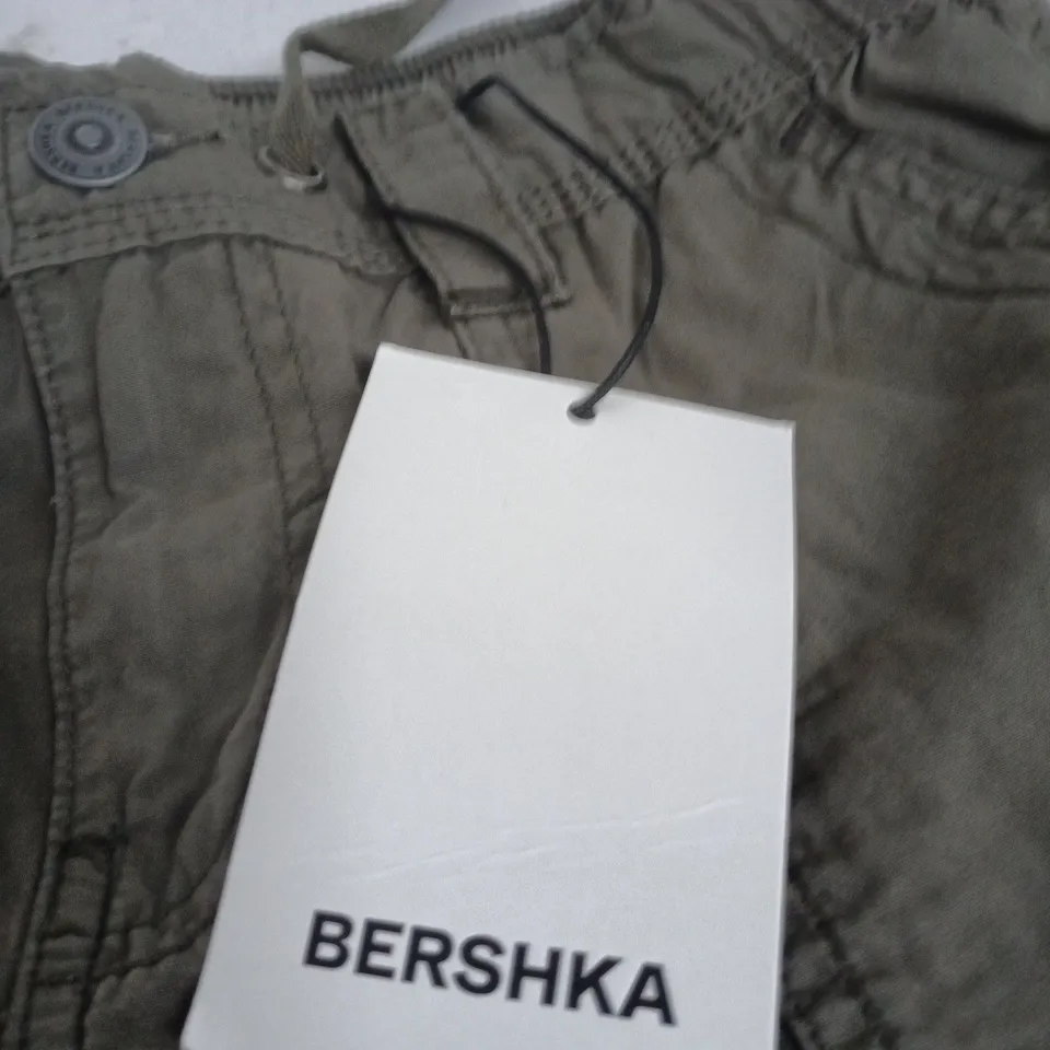  BERSHKA WOMEN'S OLIVE CARGO TROUSERS - EUR 36