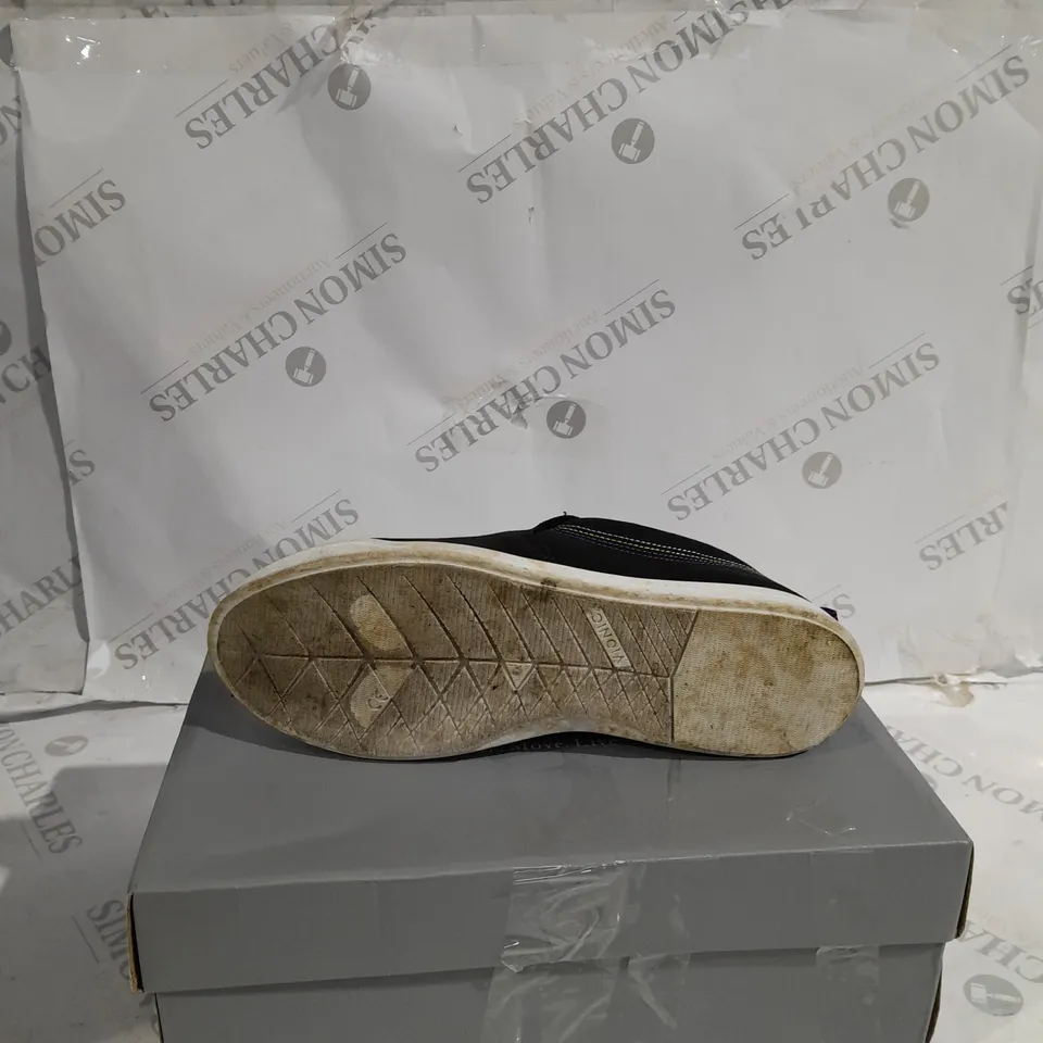 BOXED VIONIC VENICE MARSHALL CANVAS SLIP ON SHOES, BLACK - SIZE 7