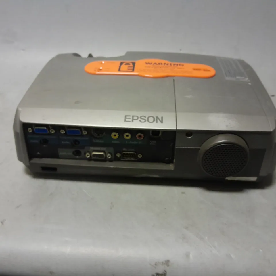 EPSON EMP-82E LCD PROJECTOR 