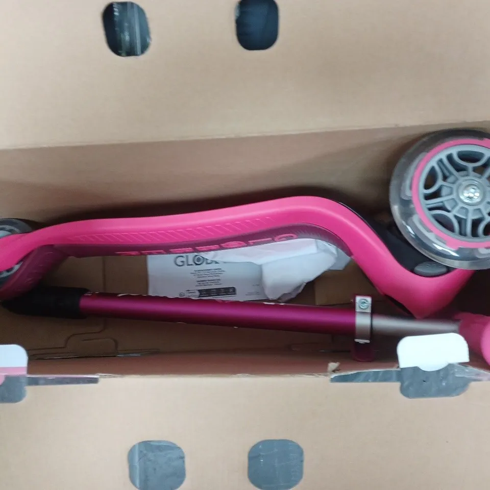 BOXED GLOBBER LIGHT UP 3 WHEEL SCOOTER 