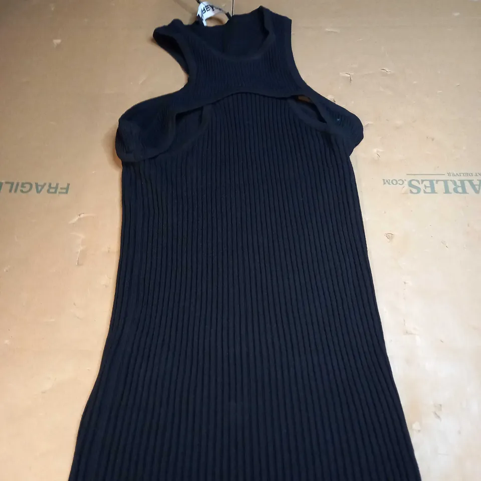 EXCLUSIVE RIBBED KNIT TANK TOP SIZE M